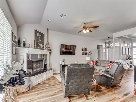 604 Dickens Ave, Yukon, OK 73099 photo 9