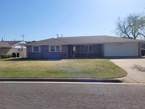 210 Kelly Dr, Moore, OK 73160