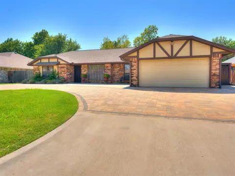 13501 Apple Valley Dr, Oklahoma City, OK 73120