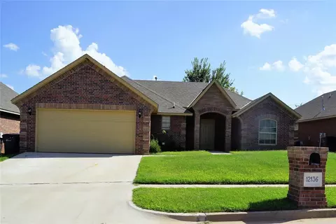 12136 SW 12th St, Yukon, OK 73099