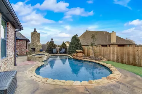 2120 Waterford Ln, Yukon, OK 73099