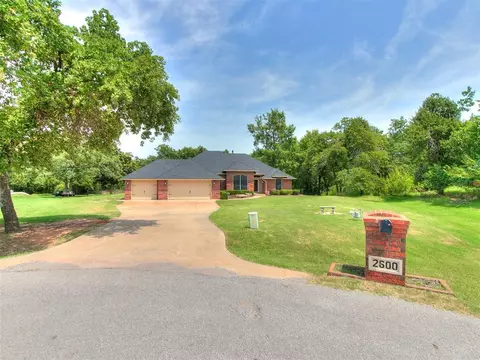 2600 Indian Springs Dr, Harrah, OK 73045