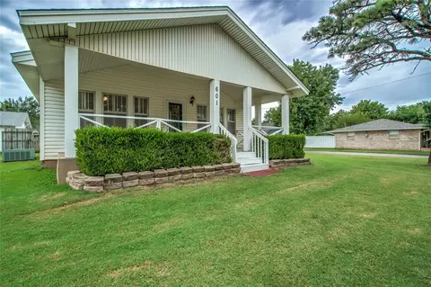601 SW 4th St, Tuttle, OK 73089