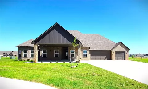 109 Tralee Ct, Yukon, OK 73099