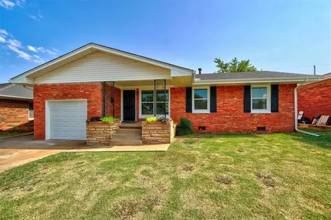 205 W Jarman Dr, Midwest City, OK 73110
