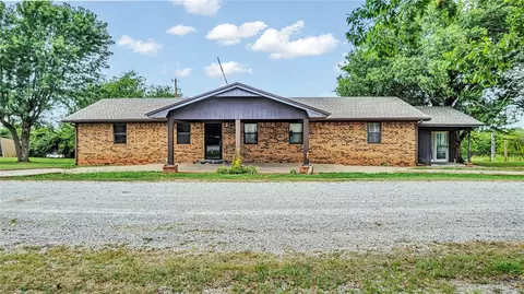 2550 W Royal Oaks Rd, Pauls Valley, OK 73075