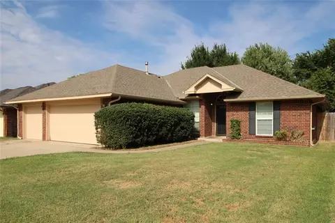 17508 Platinum Ln, Edmond, OK 73012
