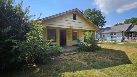 611 N Barta Ave, Prague, OK 74864