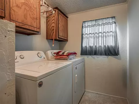 204 E Sanderson St, Crescent, OK 73028 photo 28
