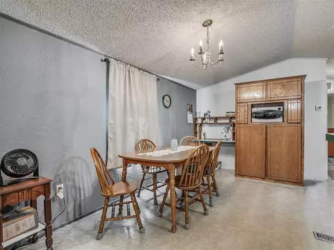 204 E Sanderson St, Crescent, OK 73028 photo 14