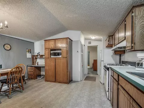 204 E Sanderson St, Crescent, OK 73028 photo 10