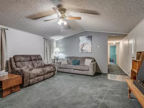 204 E Sanderson St, Crescent, OK 73028 photo 4