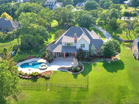 6468 Valley Ridge Dr, Edmond, OK 73034
