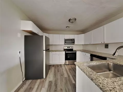 218 E Myrtle Ln, Midwest City, OK 73110