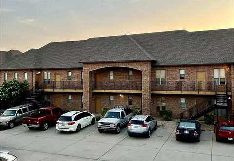 1812 E Alameda St #122, Norman, OK 73071