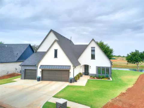 10721 Two Lakes Dr, Yukon, OK 73099
