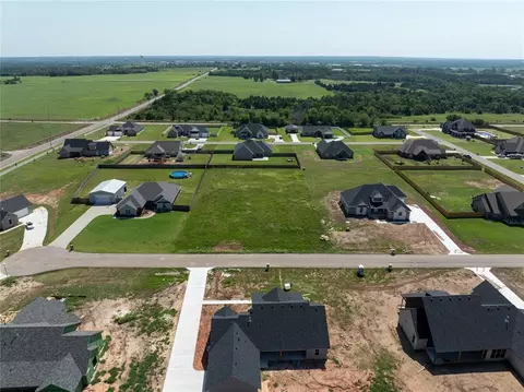 8171 Hunter Ct, Shawnee, OK 74804