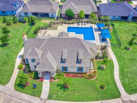 16401 Burgundy East Dr, Edmond, OK 73013