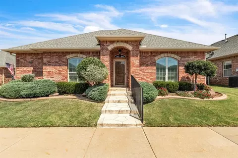 10348 Hawthorn Dr, Oklahoma City, OK 73120