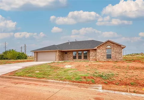 121 Mulberry Ln, Elk City, OK 73644