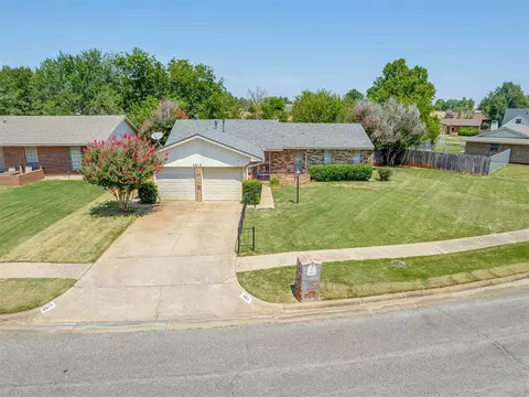4613 Lunow Dr, Del City, OK 73135