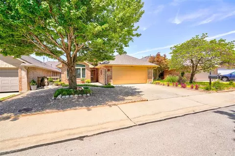 976 Pinebrooke Ct, Norman, OK 73072 photo 2