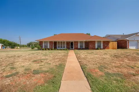 3744 Rolling Lane Cir, Oklahoma City, OK 73110