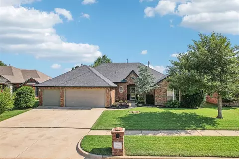 10748 SW 21st St, Yukon, OK 73099