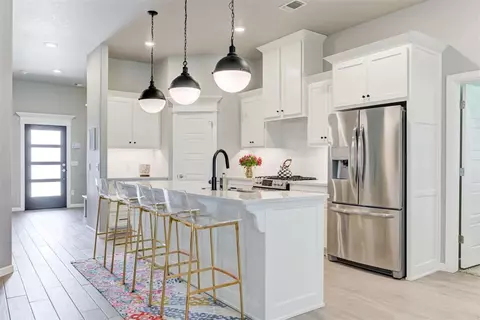 3801 Pettit Blvd, Edmond, OK 73012