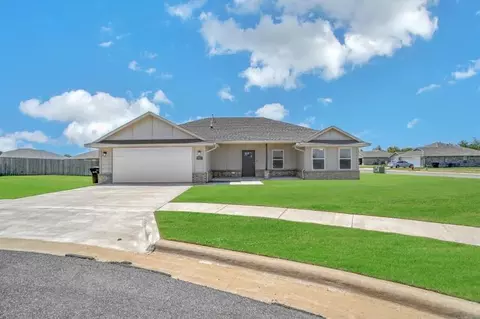 1013 Avalon Ct, Altus, OK 73521
