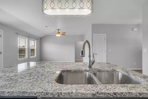 1013 Avalon Ct, Altus, OK 73521 photo 17
