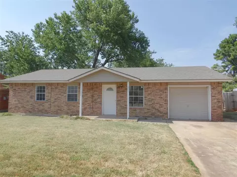 601 Woods Dr, Noble, OK 73068