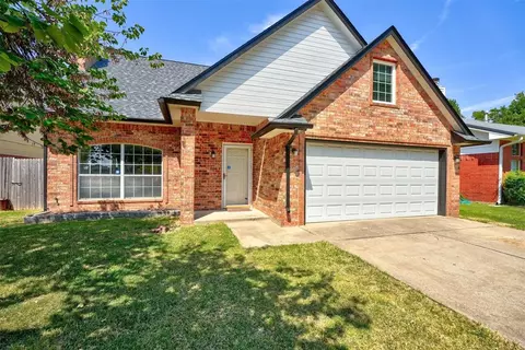 2308 Buckhorn Dr, Norman, OK 73072