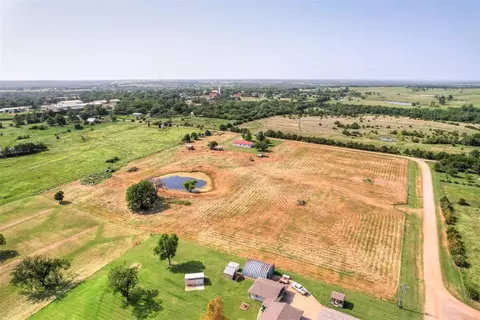 703 E Central, Carney, OK 74832 photo 4