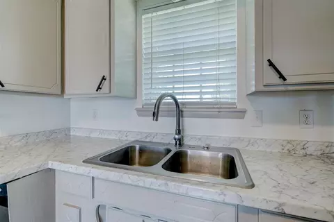 703 E Central, Carney, OK 74832 photo 12