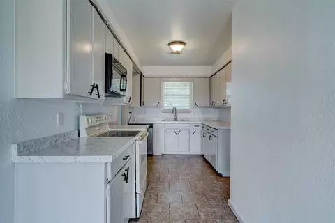 703 E Central, Carney, OK 74832 photo 14