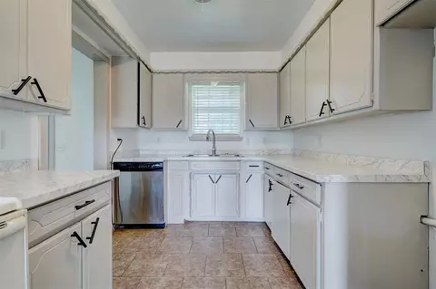 703 E Central, Carney, OK 74832 photo 10