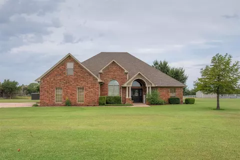 9703 Harvestyme Ln, Edmond, OK 73025