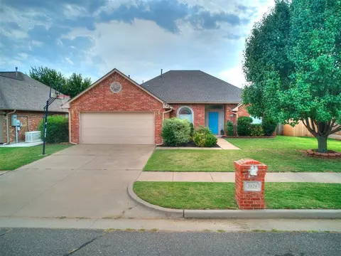 3824 Pamela Ln, Yukon, OK 73099