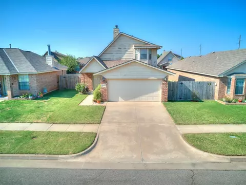 1005 SW 25th St, Moore, OK 73170