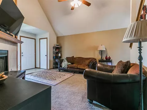 1005 SW 25th St, Moore, OK 73170 photo 9