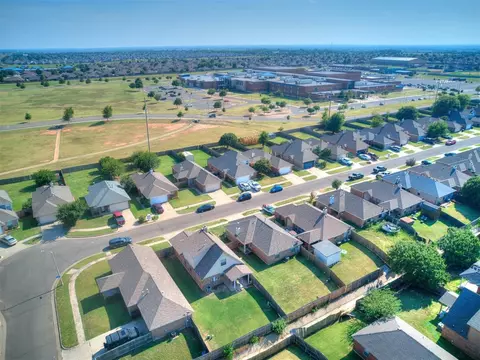 1005 SW 25th St, Moore, OK 73170 photo 32