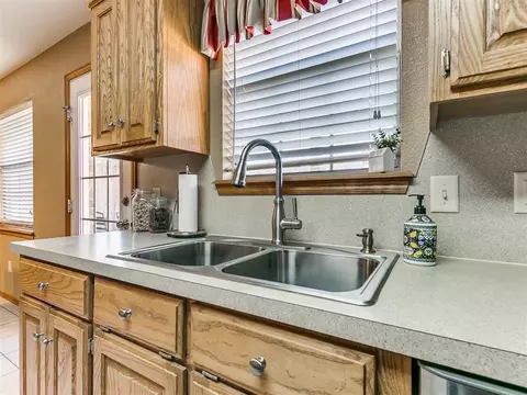 1005 SW 25th St, Moore, OK 73170 photo 19