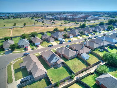 1005 SW 25th St, Moore, OK 73170 photo 34