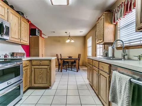 1005 SW 25th St, Moore, OK 73170 photo 18
