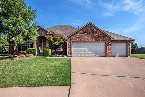 2501 Auburn Ct, Edmond, OK 73012