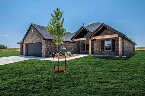 10801 Highland Dr, Yukon, OK 73099