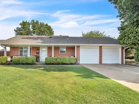 4744 Newport Dr, Del City, OK 73115
