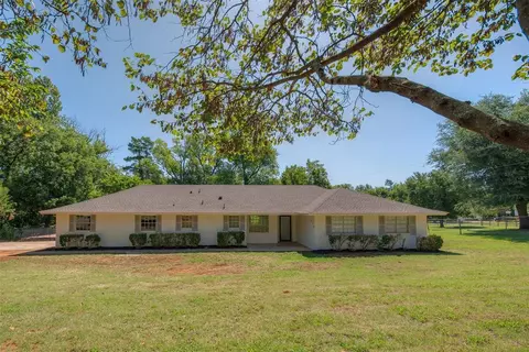 1538 Winchester Dr, Edmond, OK 73034