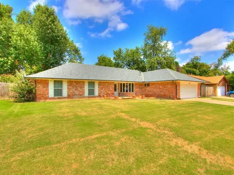 4011 Briarcrest Dr, Norman, OK 73072